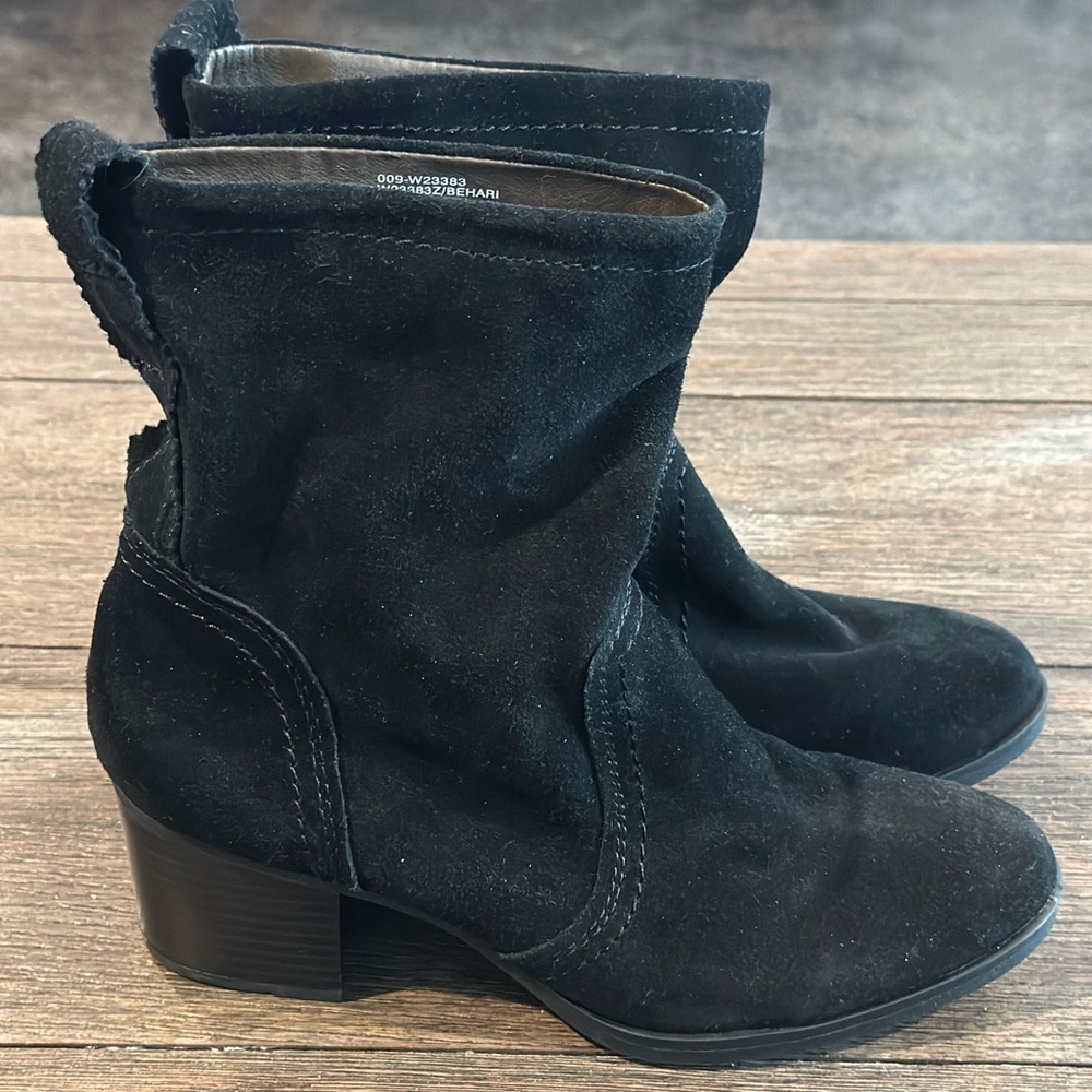 White Mountain Behari Slouchy Boots Black Suede Ankle Slip On‎ Boots Sz 9.5M GUC